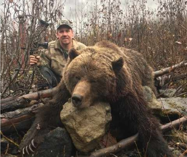 
Trophy of the Week - Eric Ahlgren's 2016 Grizzly Bear