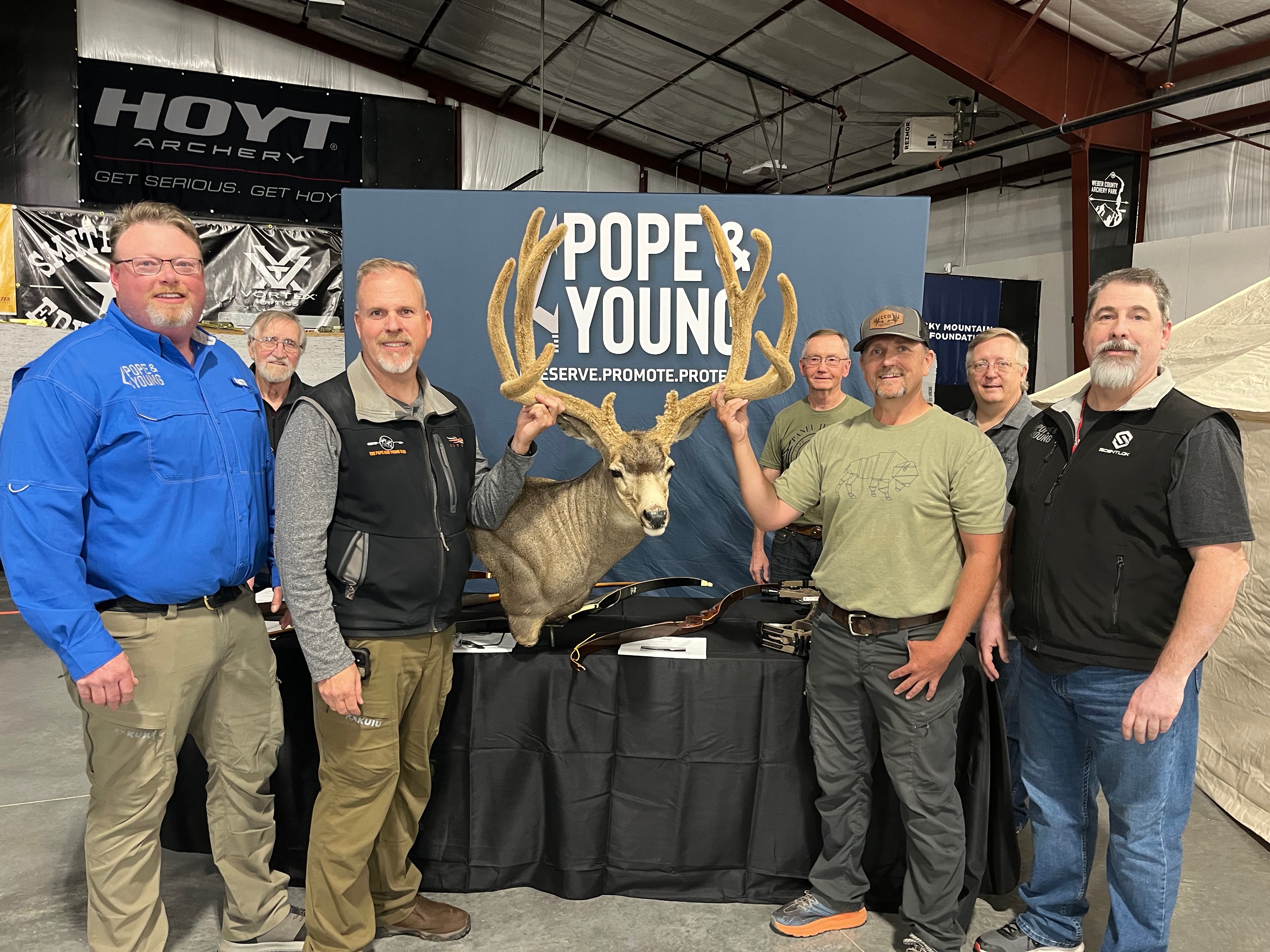 
    Mule Deer Coming in as New World Record